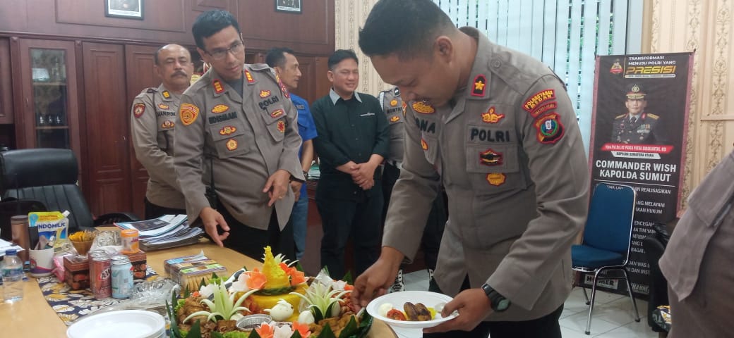 Polsek Medan Timur Gelar Syukuran Kenaikan Pangkat 4 Personil