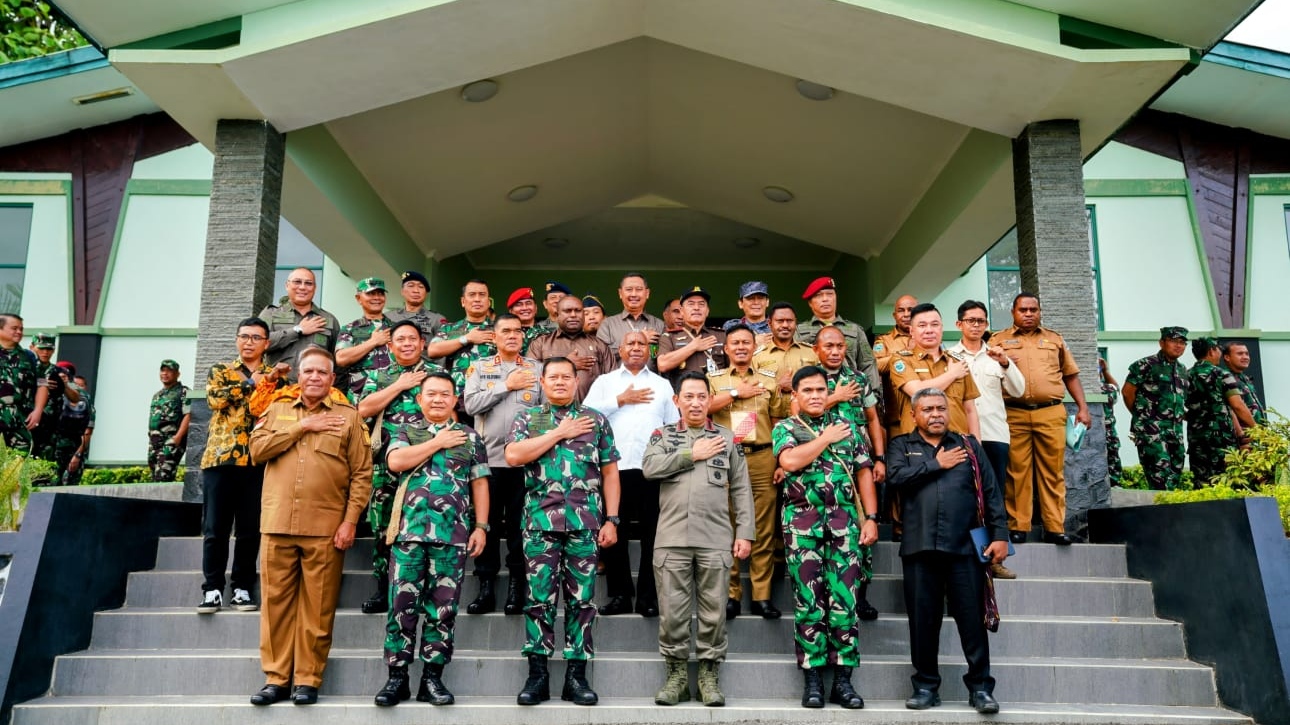 Pertumbuhan Ekonomi Urutan 5 Dunia, TNI-Polri Siap Kawal Indonesia Sentris di Papua