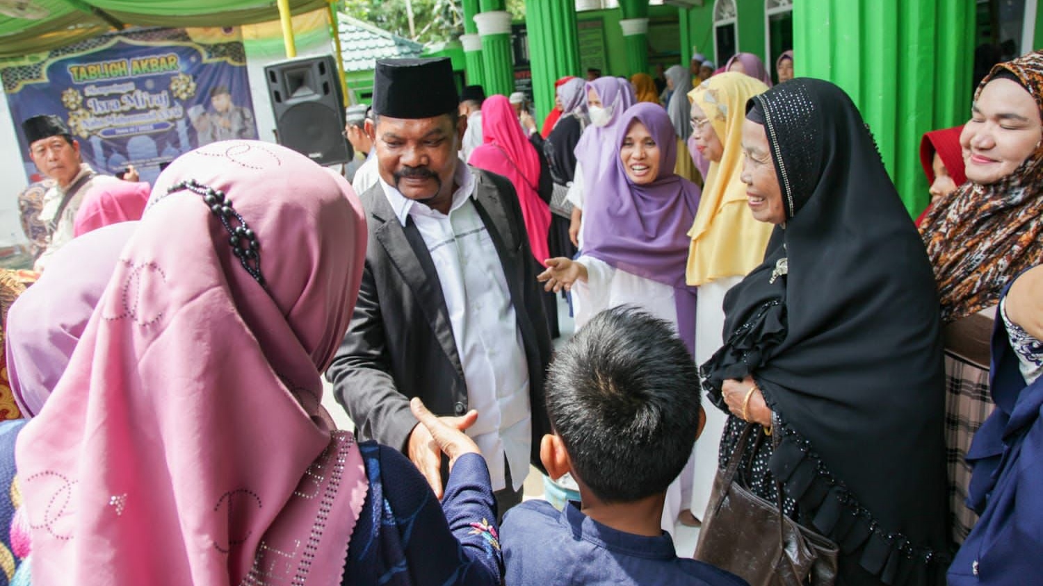 Disapa Warga Perumnas Mandala, Rahudman Ajak Bangun Jembatan Hati