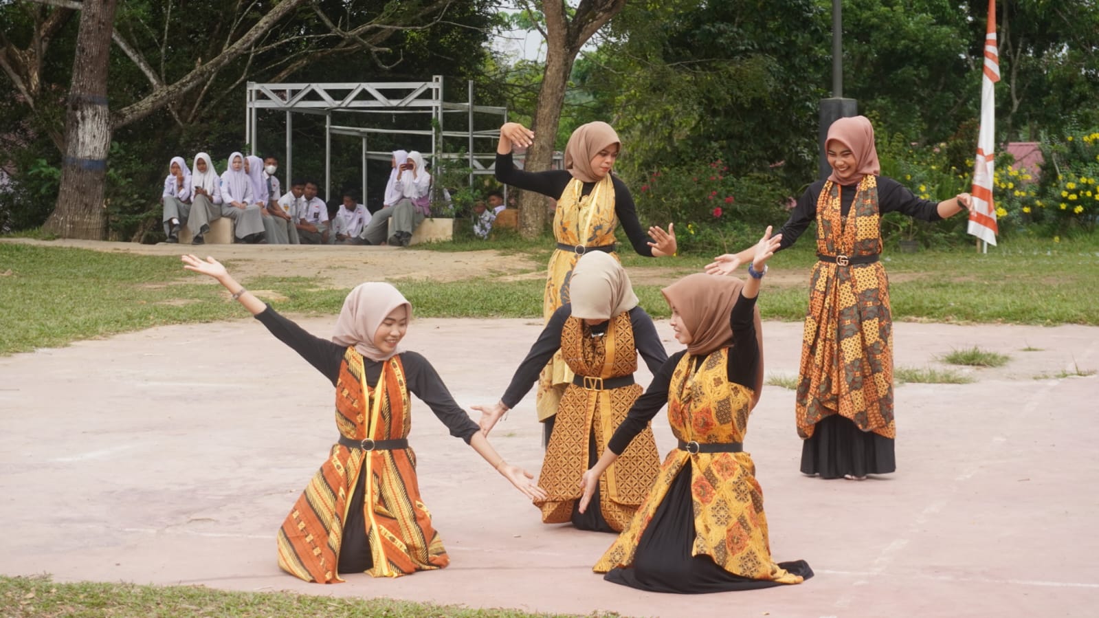 Pentas Seni SMAN 1 Wampu Diharapkan Bentuk Jiwa Kreatif Siswa