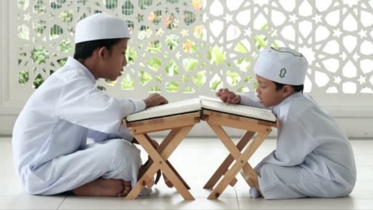 Tadarusan Al Quran pada Ramadan Dianjurkan, Ini Dalil & Penjelasannya