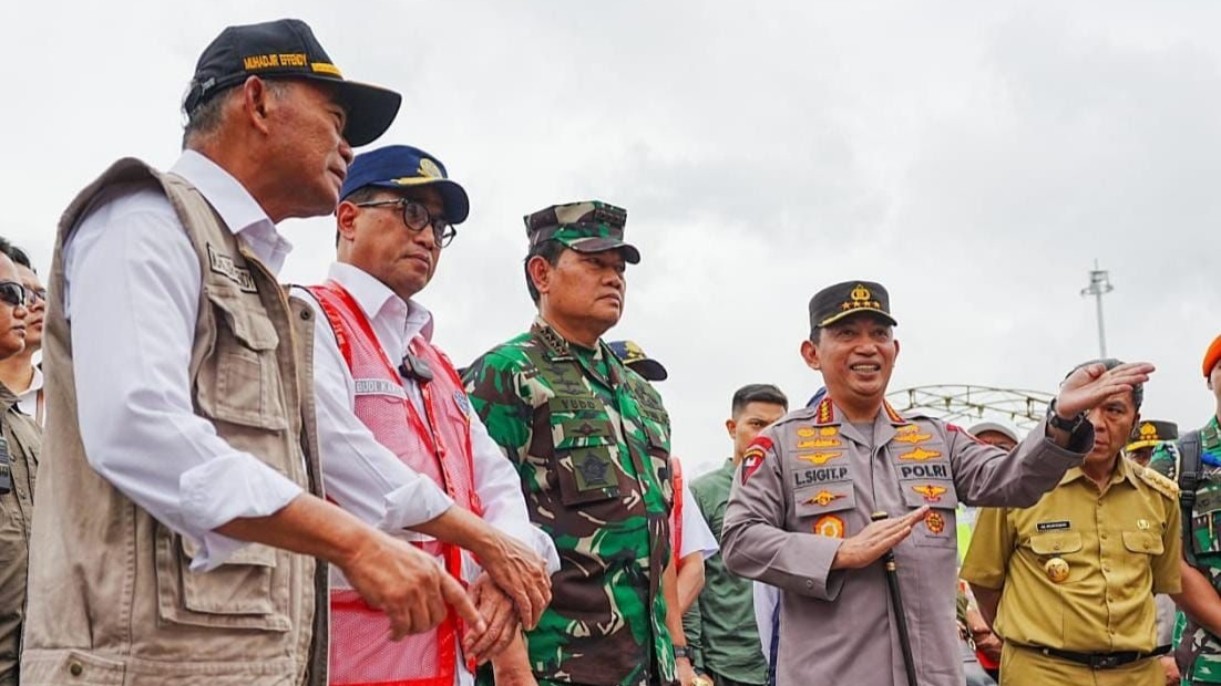 Tinjau Pelabuhan Merak, Kapolri Pastikan Perjalanan Mudik 2023 Aman