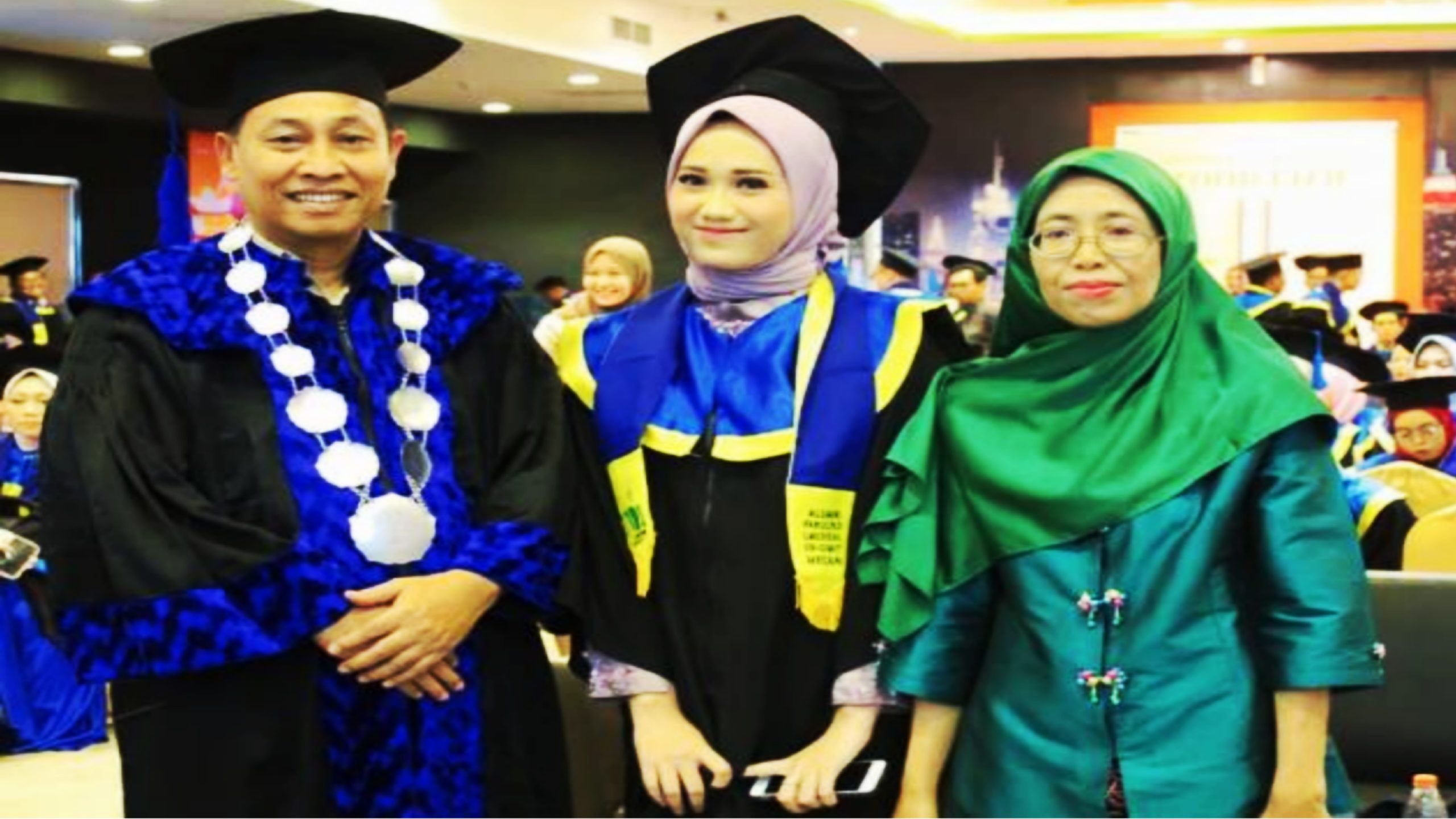 Inspirasi, 22 Tahun Jual Pulpel Keliling Biayai Pendidikan Anaknya Hingga Jadi Yudisium Terbaik FIS UINSU