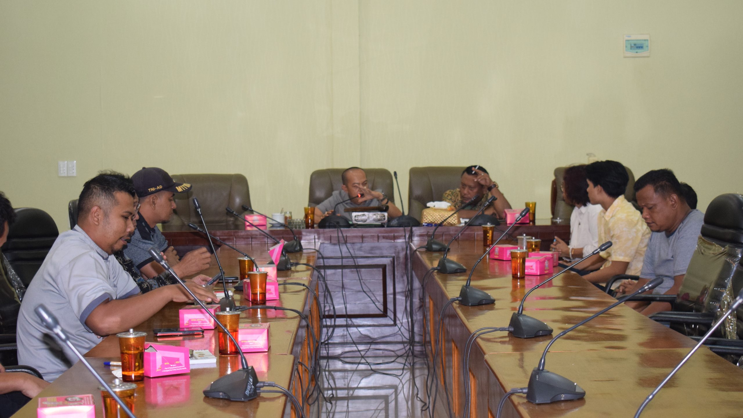 Takut Jalannya Kembali Rusak, Warga Banyumas Stabat Larang Truk Galian C Melintas