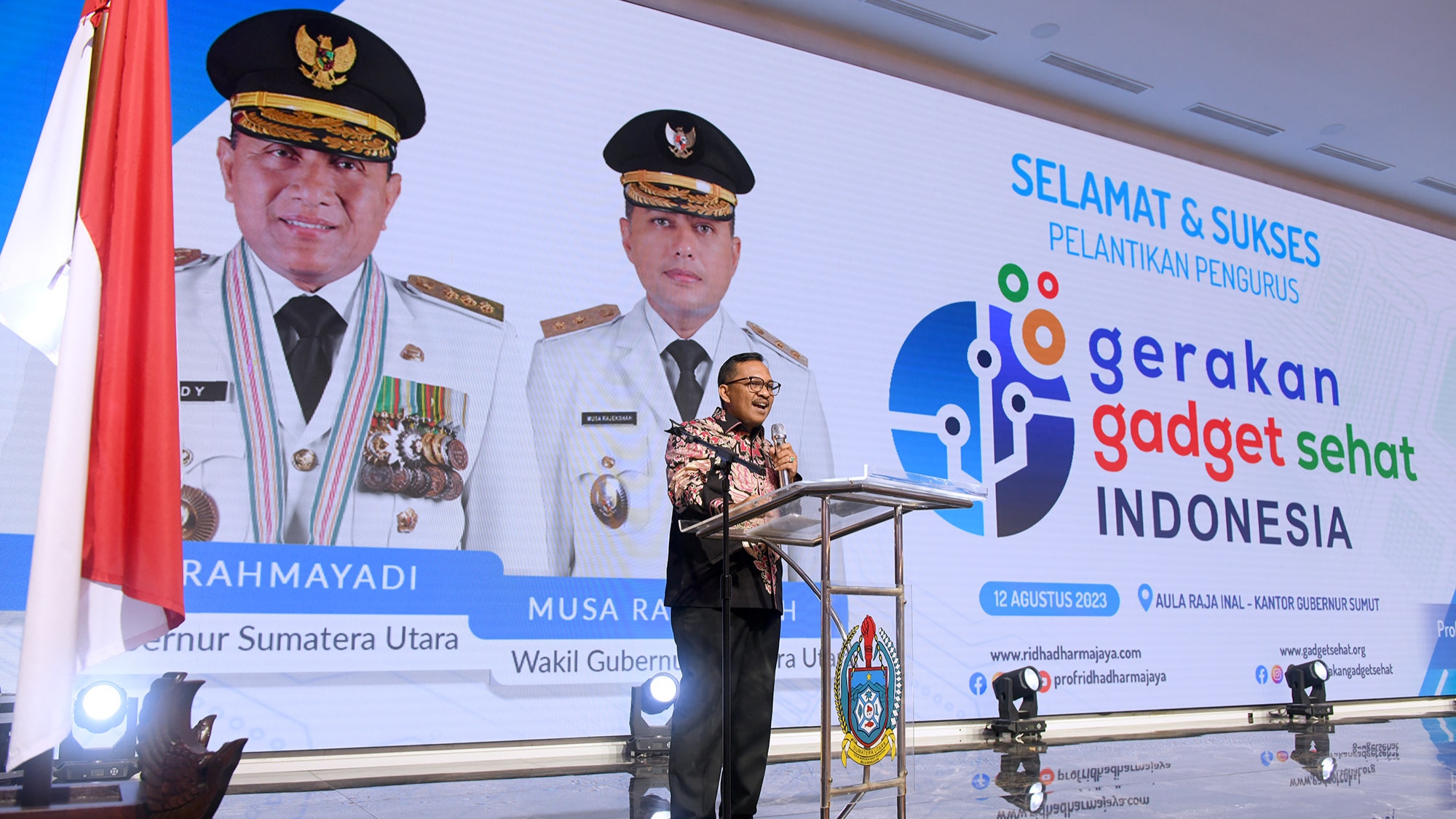 Penggunaan Gadget Berlebihan Bisa Sebabkan Sarat Mati & Kelumpuhan