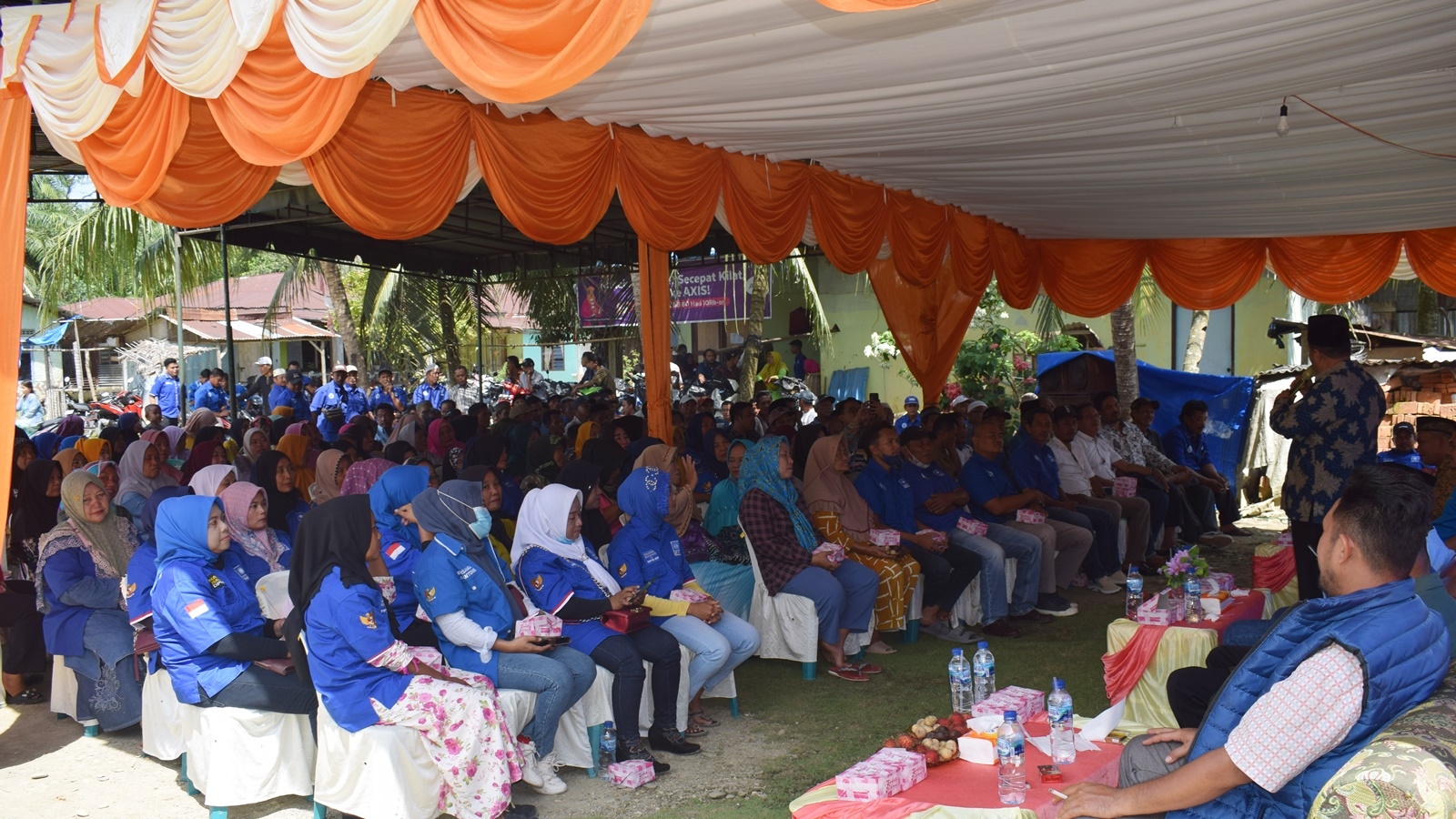 Reses di Padang Tualang, Antoni: Jangan Memilih Karena Uang