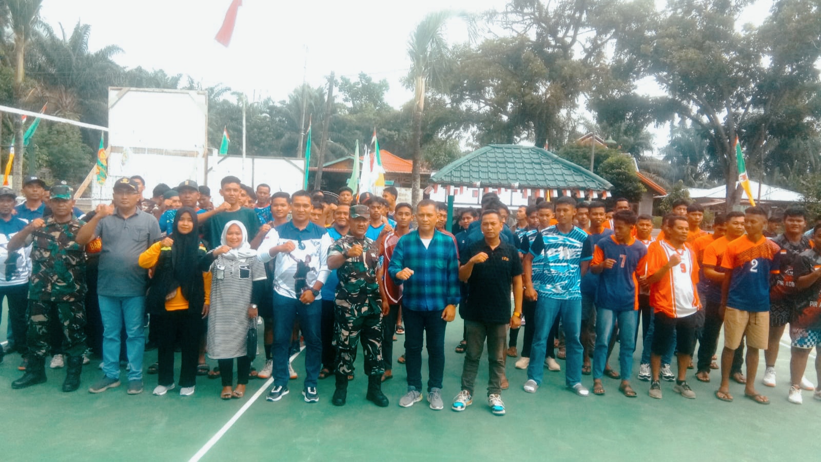 Sambut HUT ke-78 TNI, Danramil Besitang Gelar Turnamen Voli