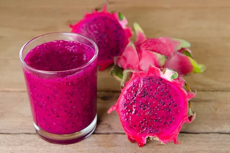 Jaga Kulit Tetap Sehat & Awet Muda, Ini Manfaat Kesehatan dari Buah Naga