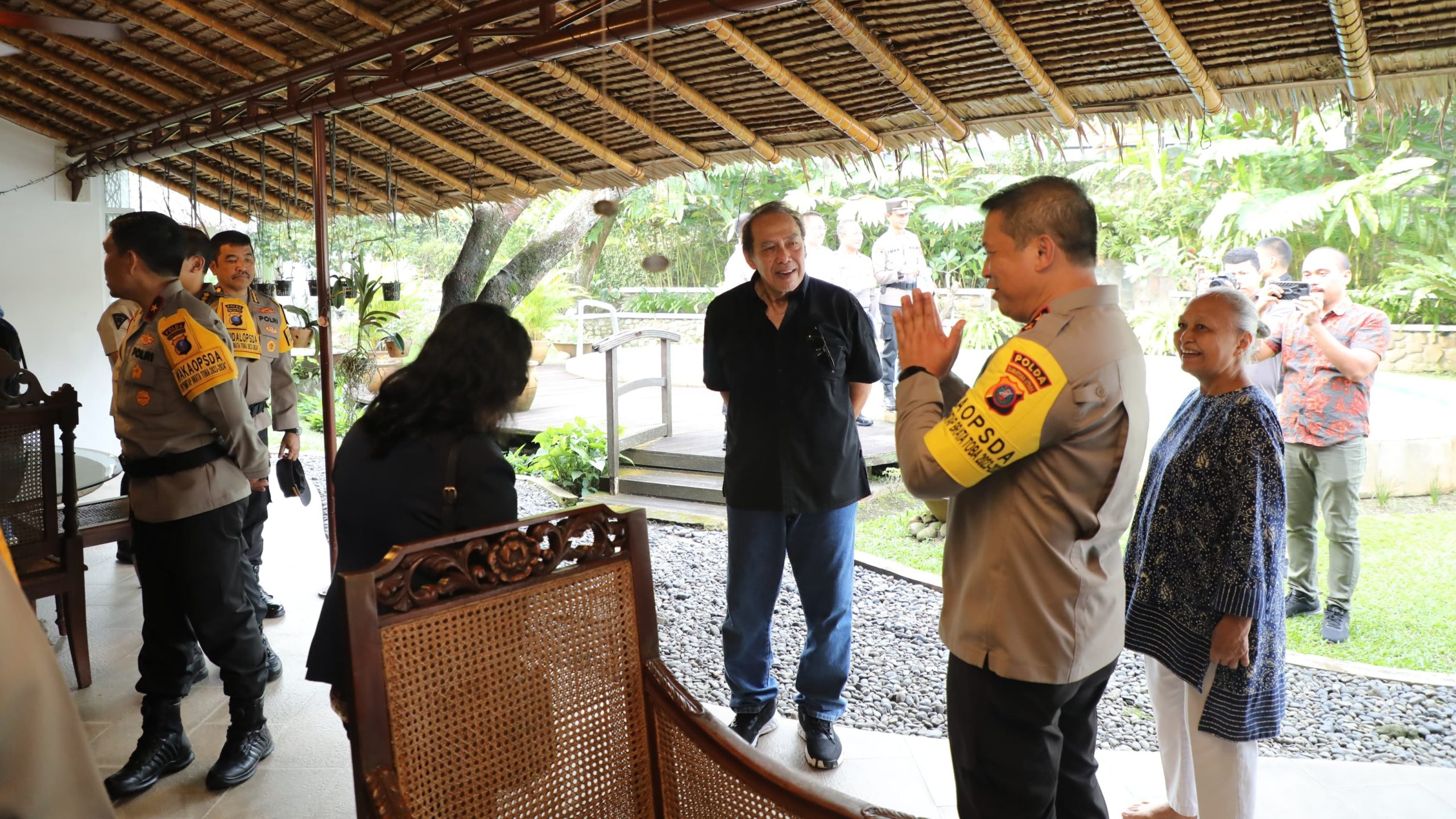 Kenang Kejujuran JENDRAL HOEGENG, Kapolda Sumut Ajak Jajaran Sambangi Rumahnya