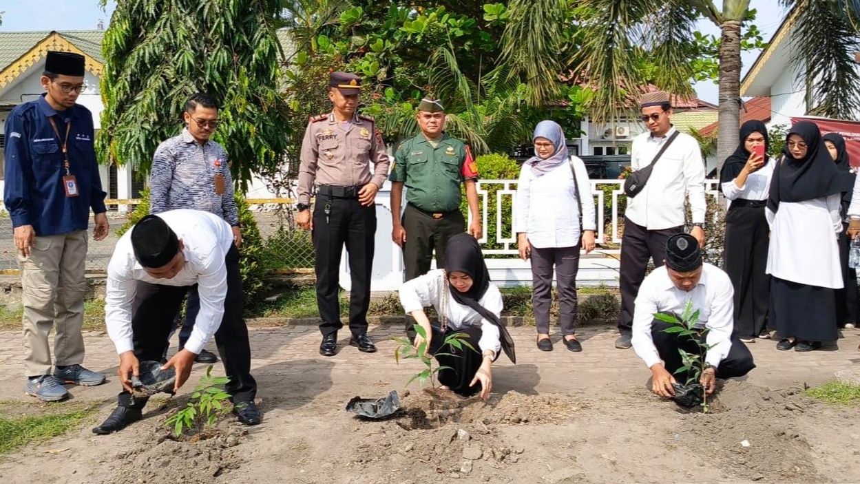 Usai Dilantik, KPPS se-Indonesia Tanam 5.709.898 Bibit Pohon