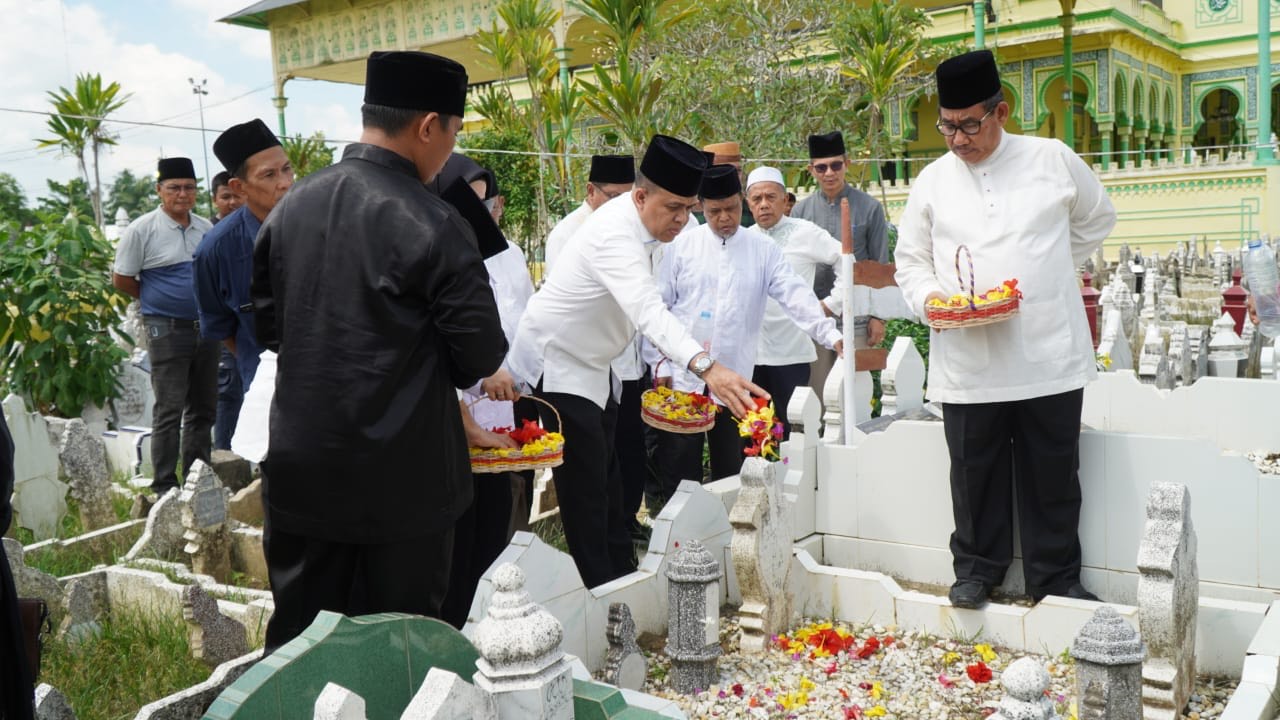 Ziarah Makam Sultan Langkat & Leluhur MABMI Inspirasi Kembangkan Budaya Melayu
