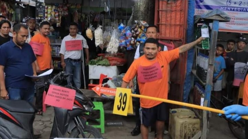 57 Adegan Rekonstruksi Pembakaran Rumah Wartawan Karo, Diperankan 3 Tersangka