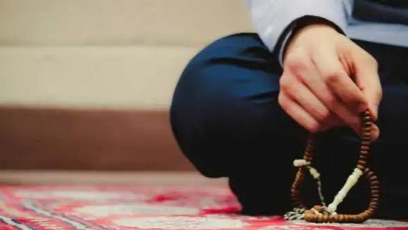 10 Manfaat Istighfar, Salah Satunya Buka Pintu Rezeki & Hilangkan Kemalasan