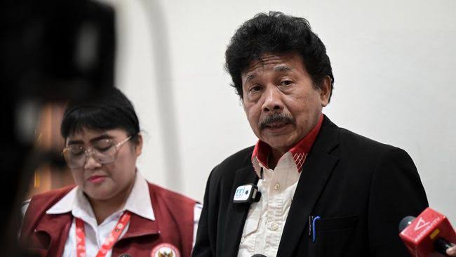 Kontroversi Larangan Jilbab Paskibraka 2024: Seruan ke Jokowi Agar Pecat Kepala BPIP