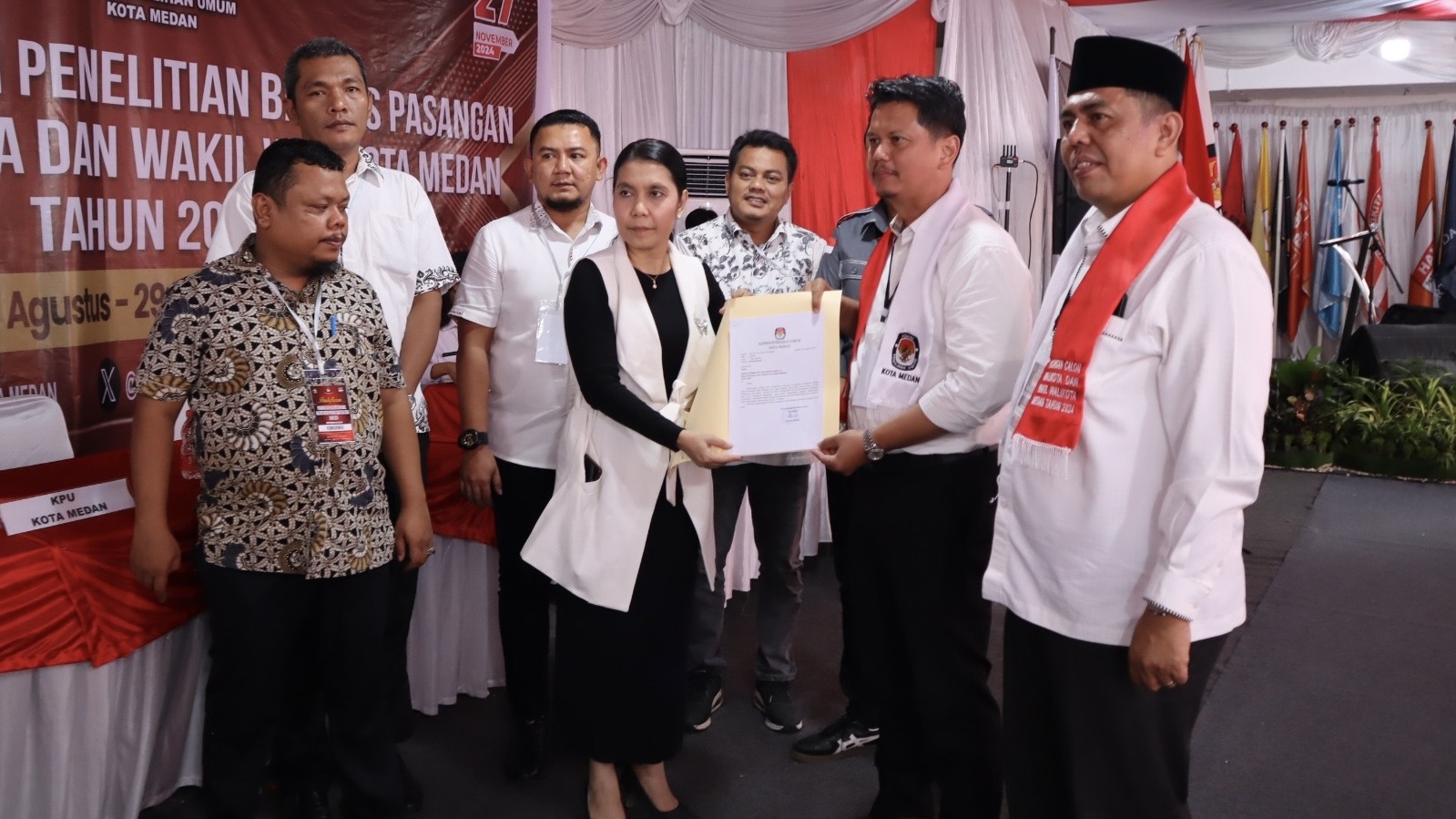 Daftar ke KPU Medan, Prof Rida: Siap Berkorban untuk Kesejahteraan Rakyat