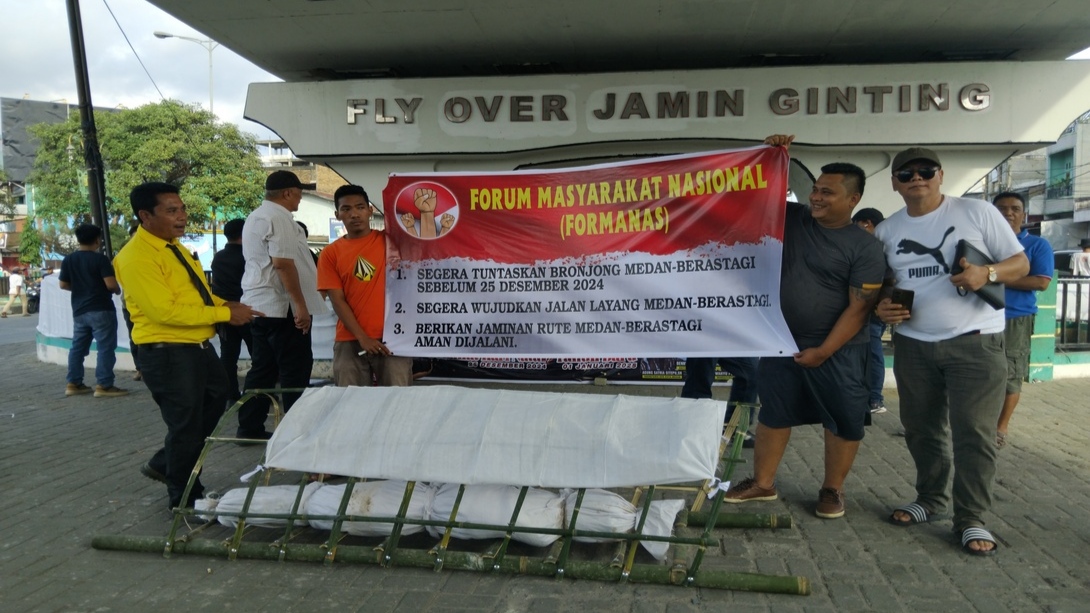 Tragedi Longsor Sembahe, FORMANAS Bawa Keranda Mayat Tuntut Pembangunan Tol