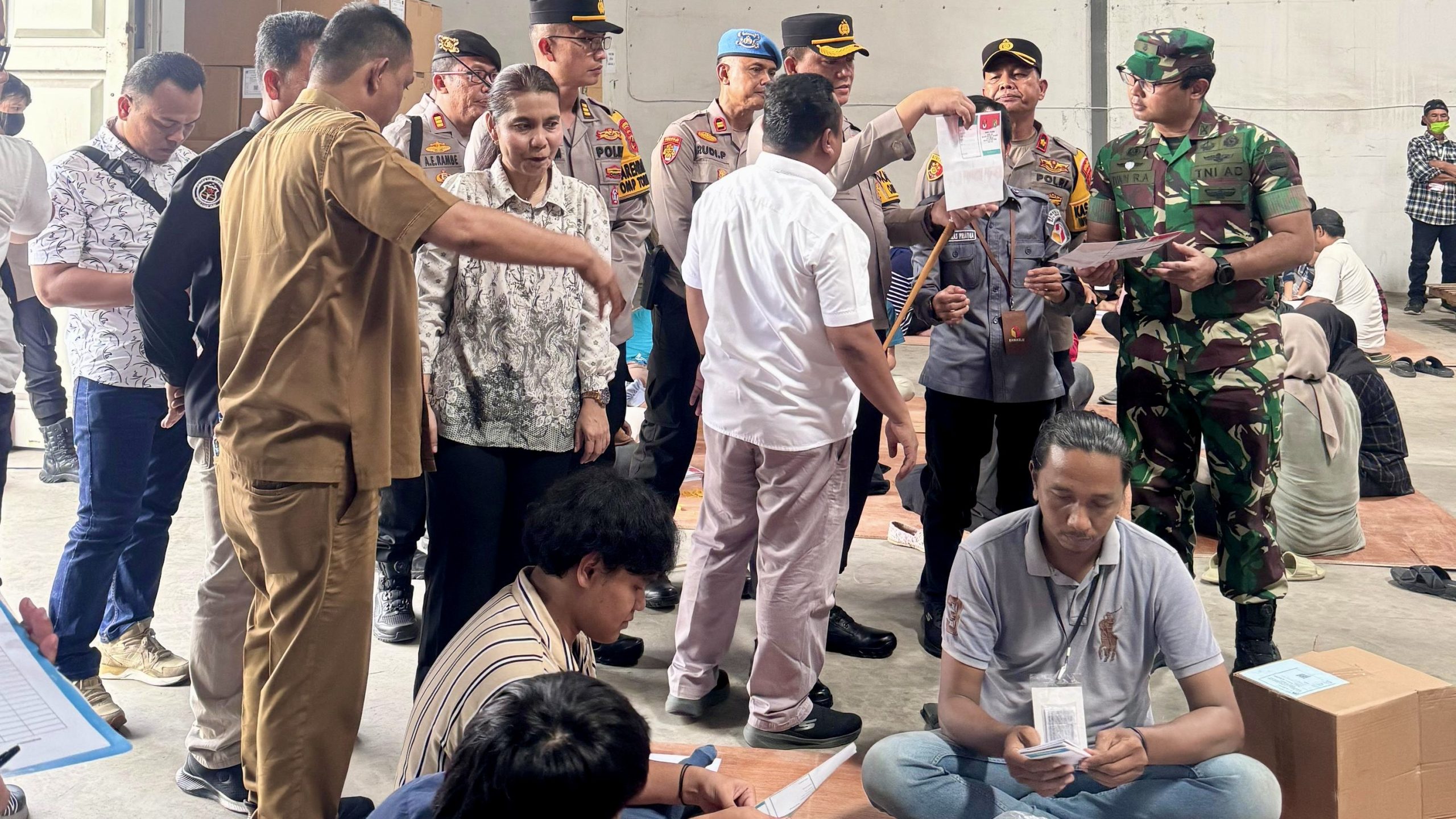 Tinjau Gudang Pelipatan Surat Suara Pilkada, KPU Medan Targetkan 12 Hari Tuntas