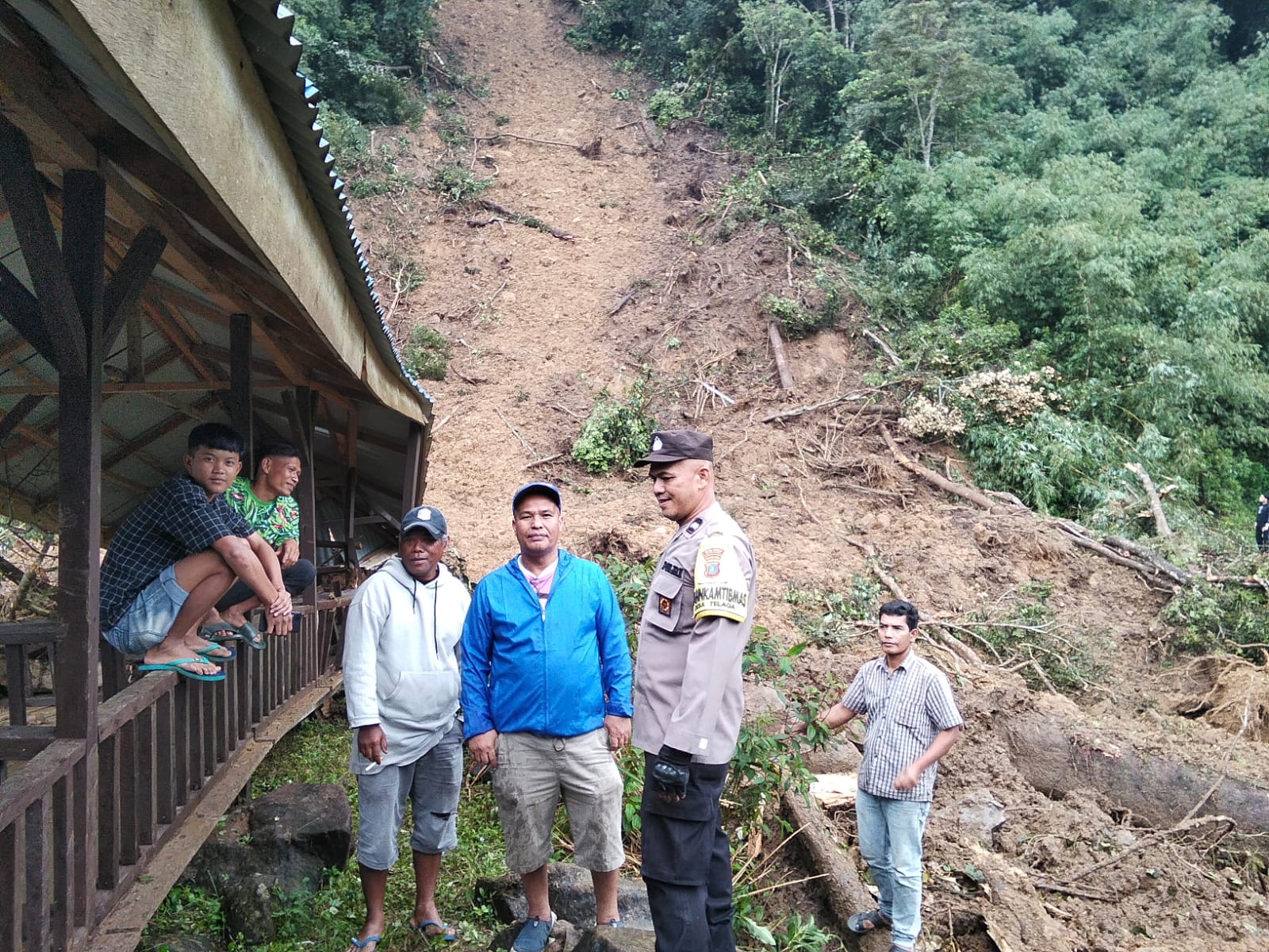 Tanah Longsor Putuskan Jalur Alternatif Pamah Simelir Langkat – Karo