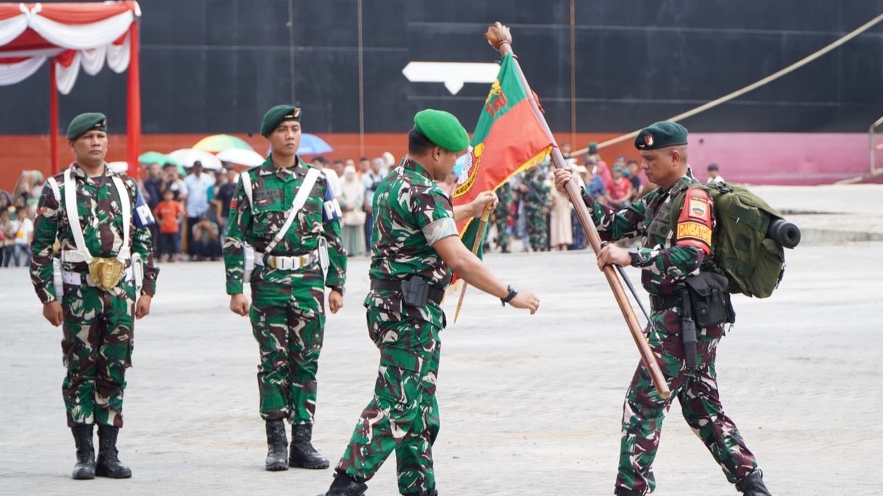 Berangkat ke Papua, 450 Prajurit Yonif 100/PS Satu Tahun Jaga Perbatasan