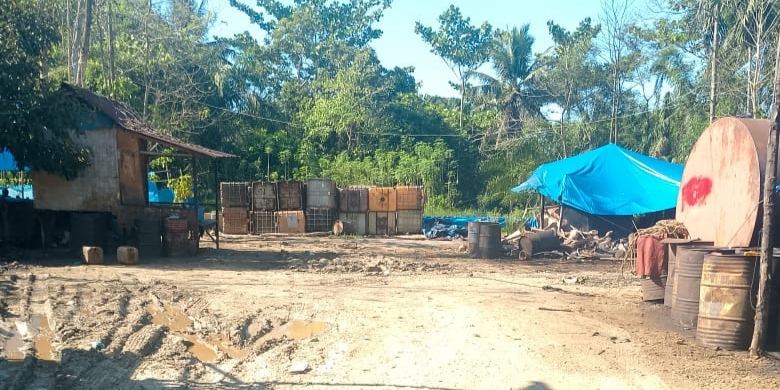 Bertahun…! Gudang Pengoplos BBM Ilegal Bebas Beroperasi di Tanjungpura