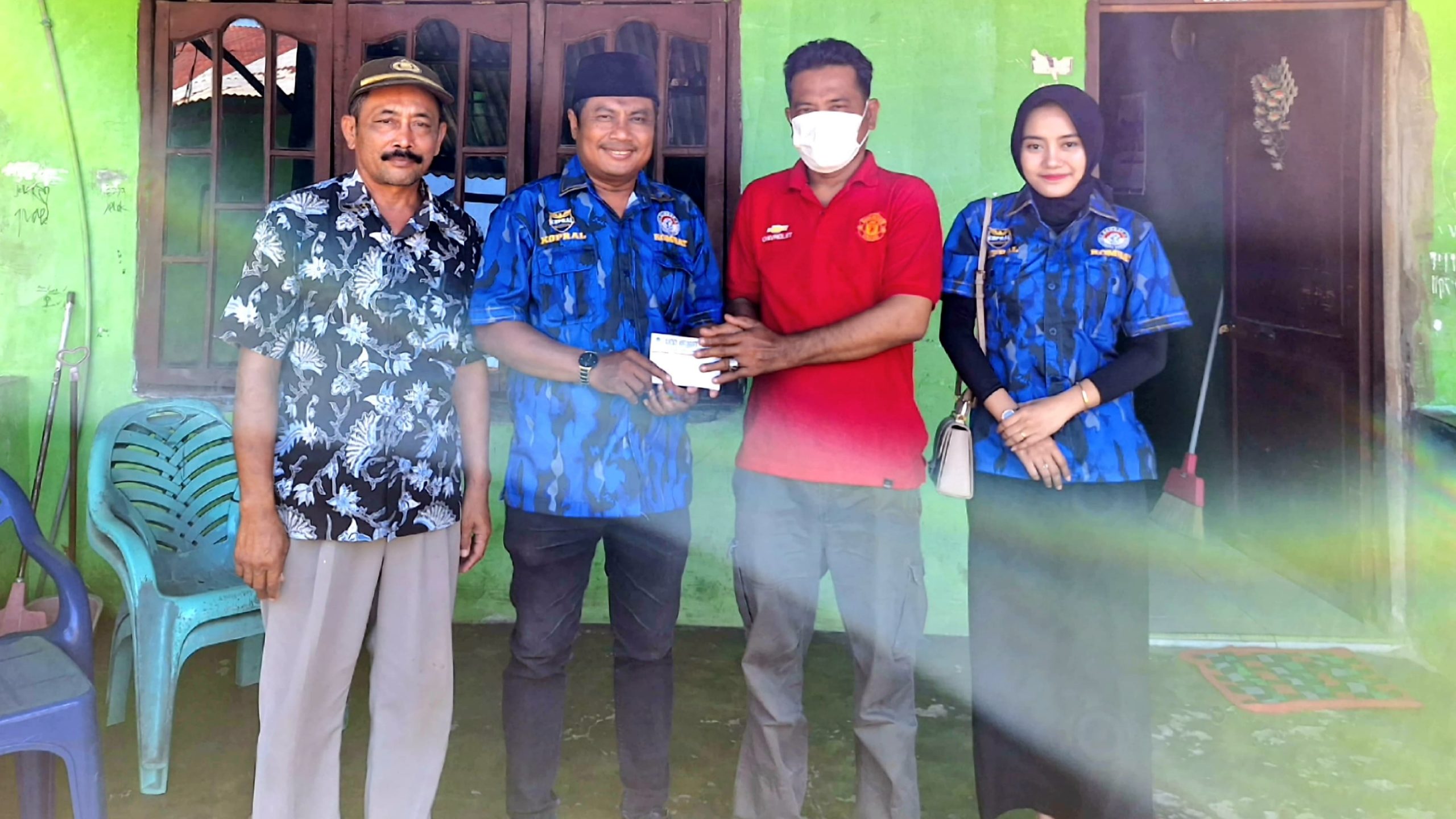 Ricky Anthony Santuni Keluarga Korban Meninggal Dunia Tertimpa Pohon Alun-alun Stabat