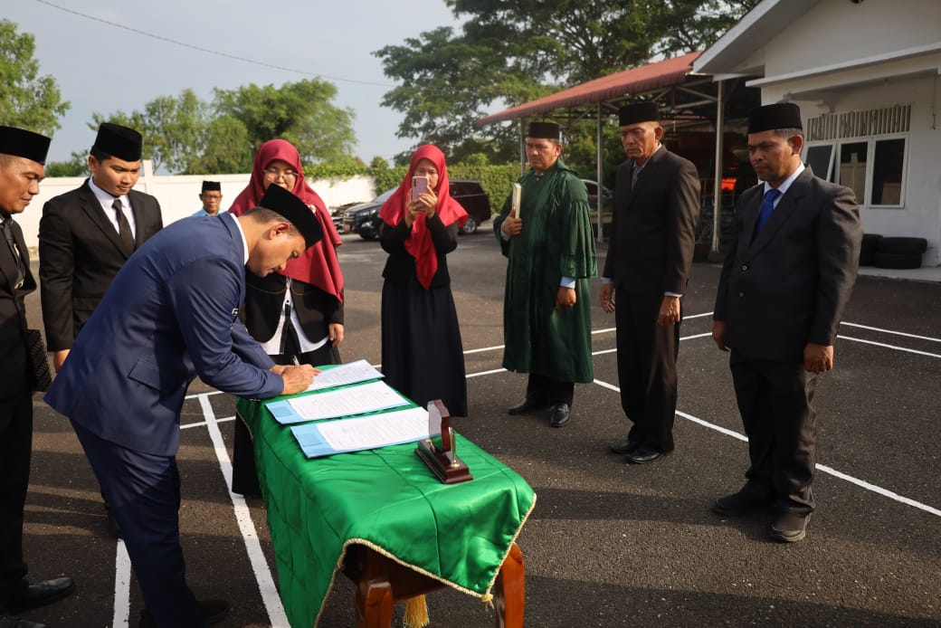Perdana Wali Kota Tanjungbalai Mahyaruddin Salim Lantik Pejabat Tinggi Pratama