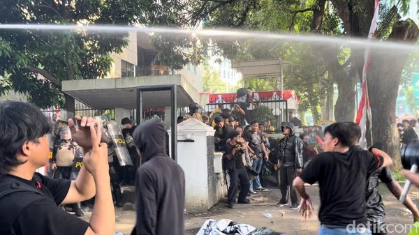 Kecam Tindakan Brutal, LBH Medan Desak Polda Sumut Bebaskan 39 Massa Aksi