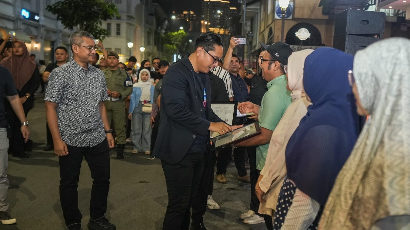 Serahkan Sertifikat HKI, Rico Waas Ingin Pelaku Ekraf Naik Tingkat