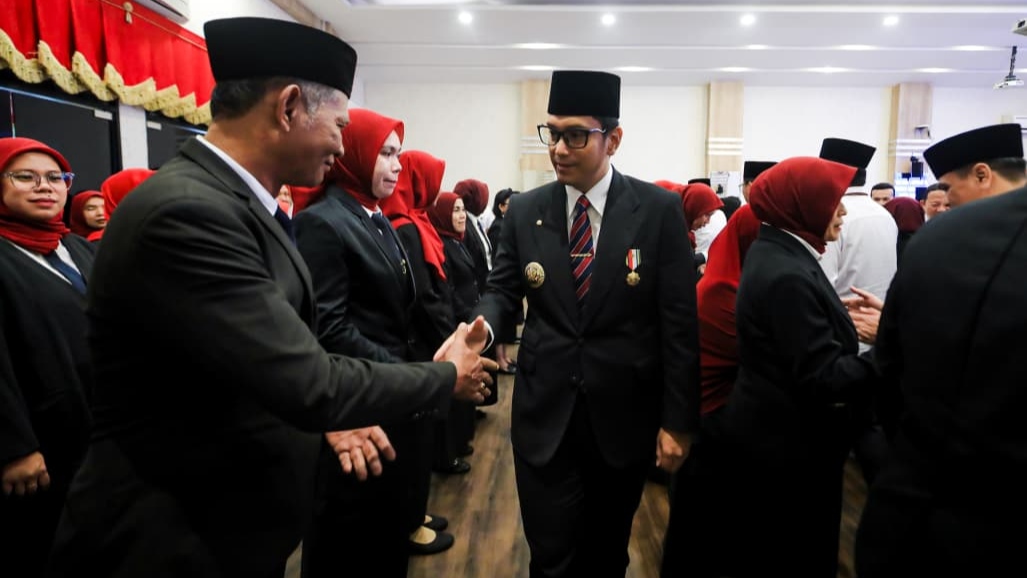 Lantik 53 Pejabat Fungsional, Rico Waas Ingatkan Pengunaan Hati