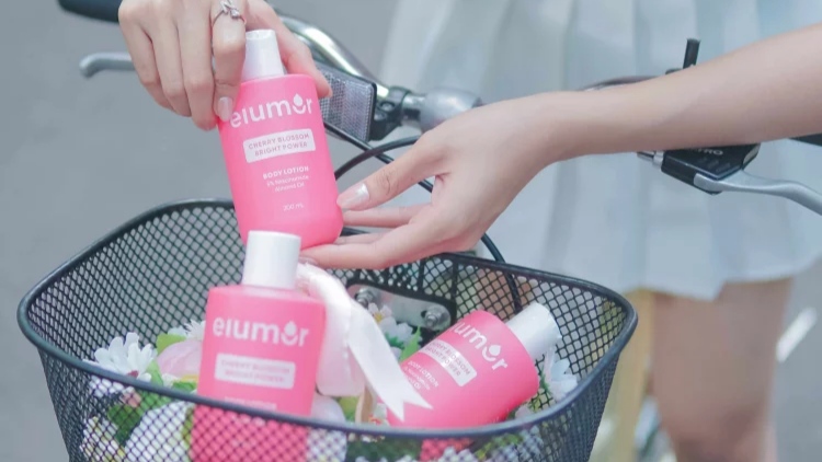 Elumor Brightening Body Wash: Inovasi Sabun Pemutih Badan dengan Teknologi Skin Barrier Protection