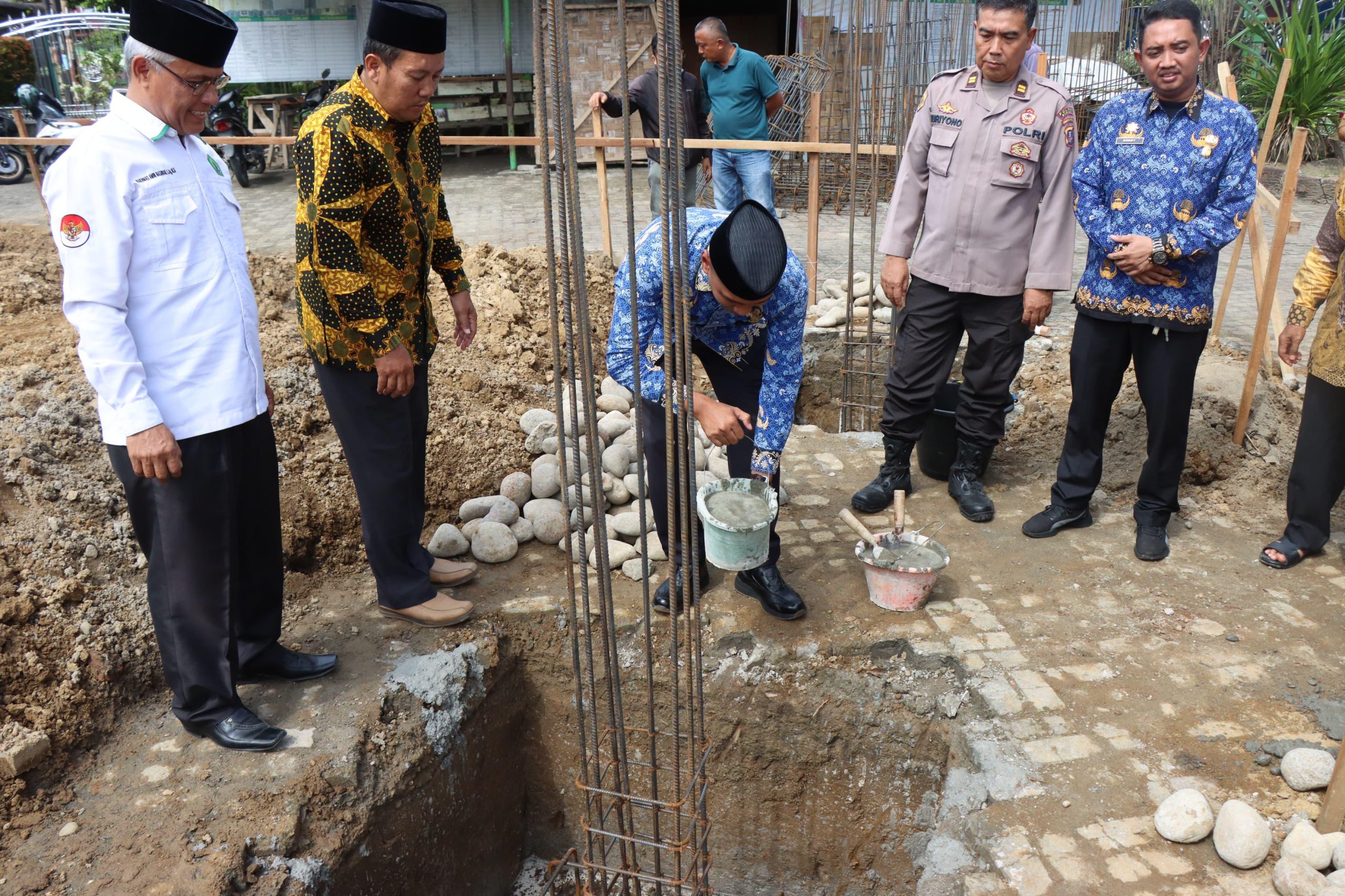 Letakkan Batu Pertama, Pemko Binjai Dukung Pembangunan Masjid Al-Musyawarah