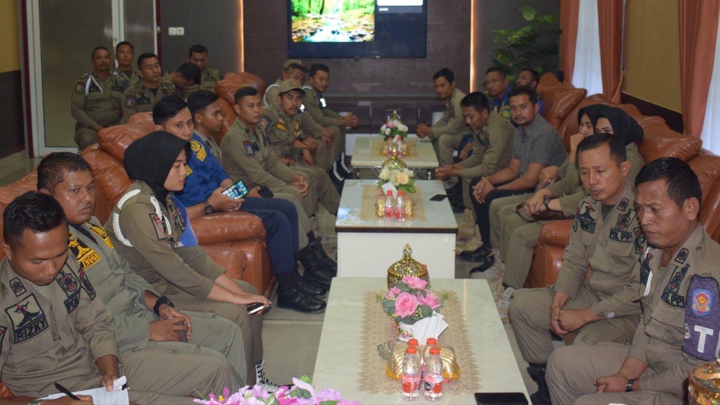Gaji Turun! Puluhan Personel Satpol PP Ngeluh ke Ketua DPRD Langkat