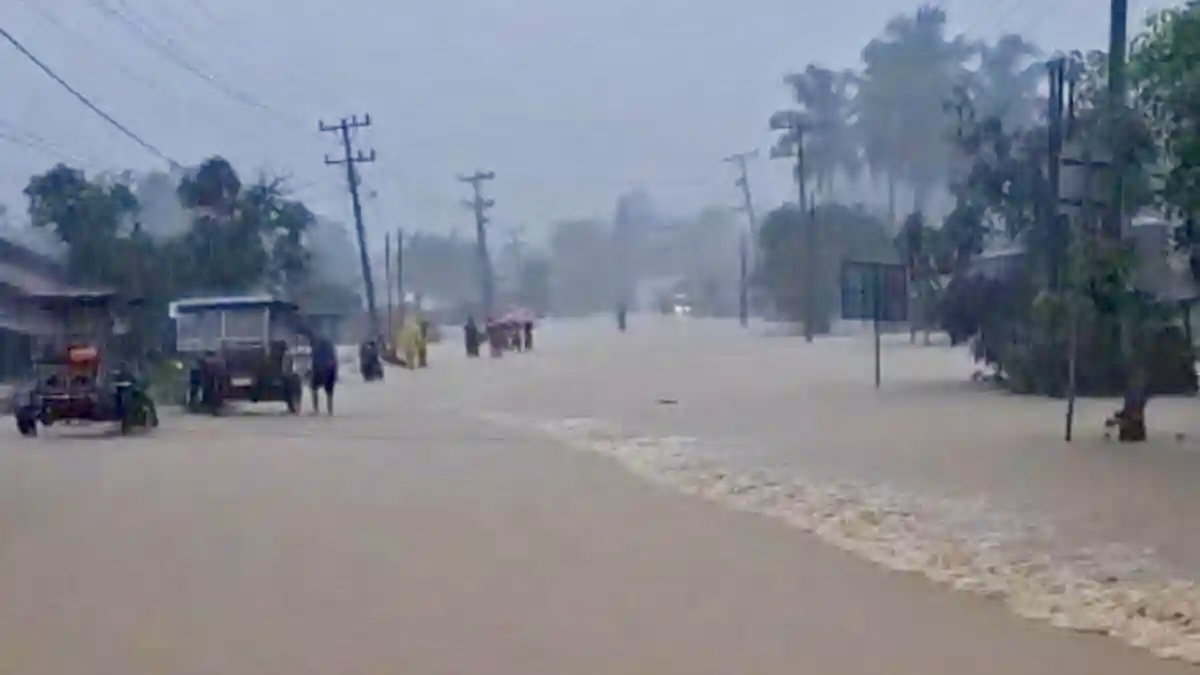 Tiga Hari Hujan Tanpa Henti, Langkat Terendam & Lintas Sumatera–Aceh Lumpuh