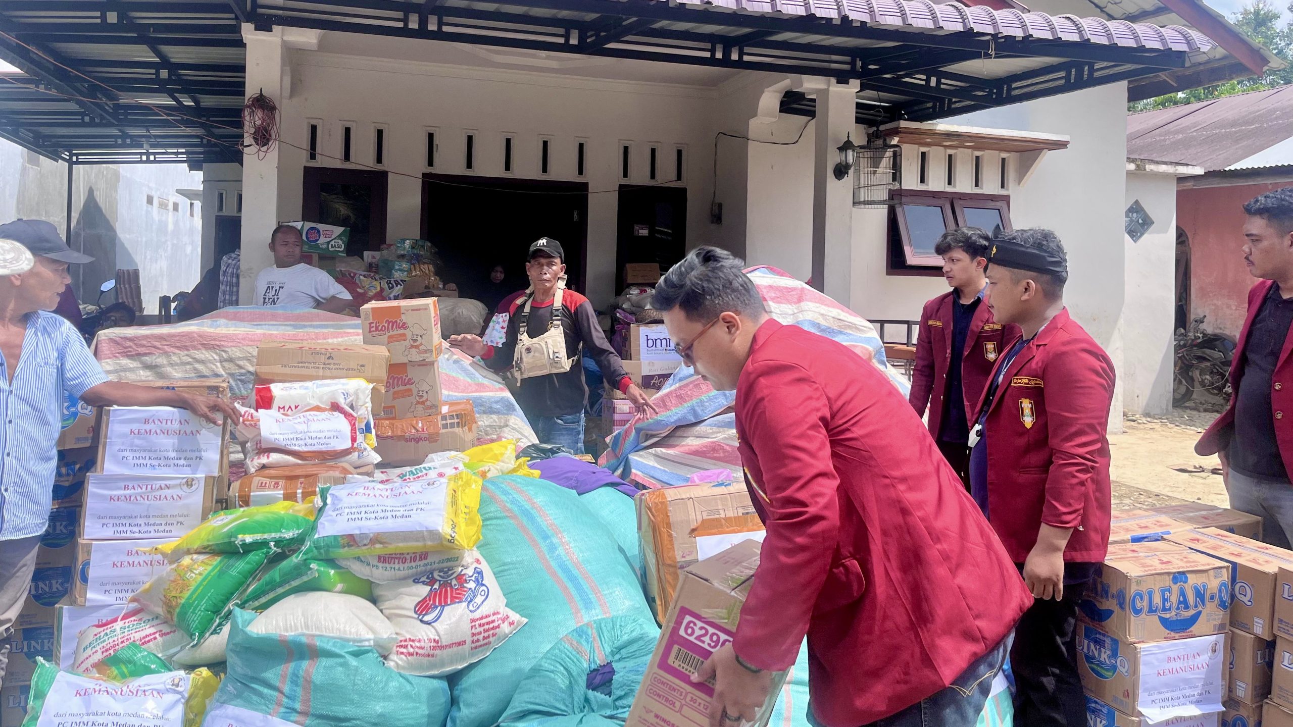 Rumah Hancur & Air Bersih Langka, IMM Kota Medan Antar Bantuan ke Desa Terlupakan di Aceh Tamiang