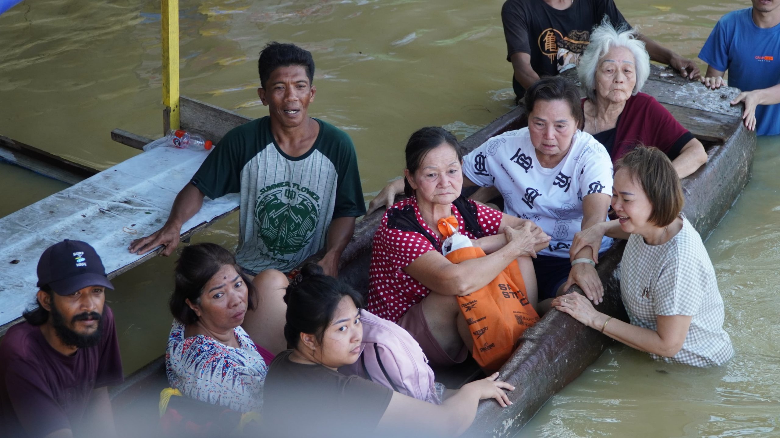 Derita Warga Korban Banjir: Motor Dicuri, Rumah Dibobol, Harga Bapok Naik dan Logistik Dijarah