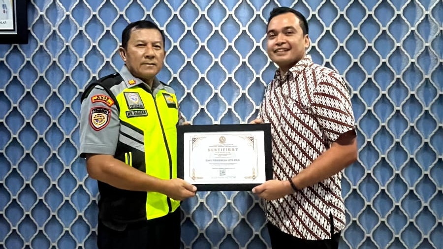 Komitmen Keselamatan Perlintasan Sebidang Kereta Api, Dishub Kota Binjai Raih Penghargaan Kemenhub