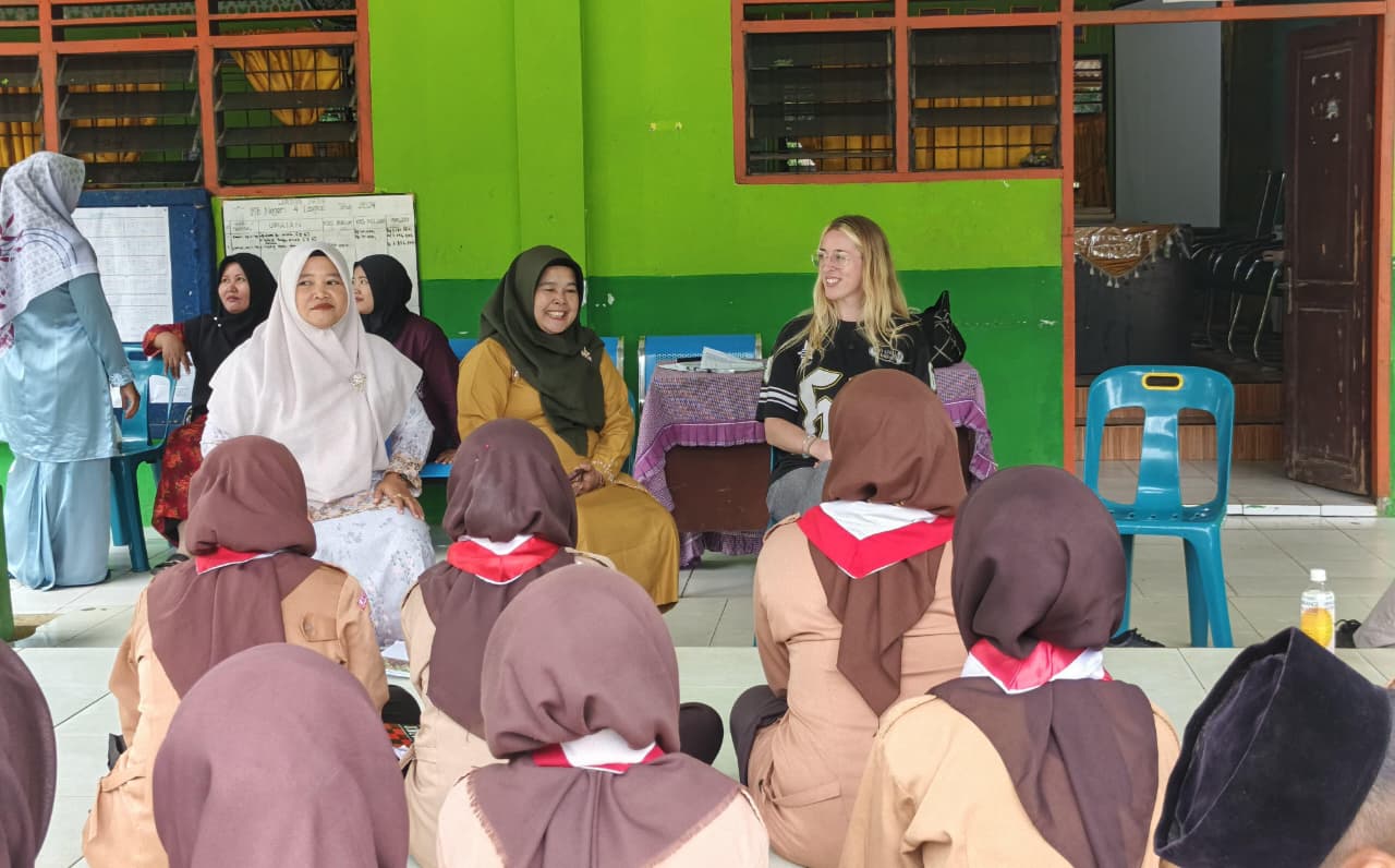 Hadirkan Tamu Mancanegara, MTsN 4 Langkat Gelar Pembelajaran Alam Berbahasa Internasional