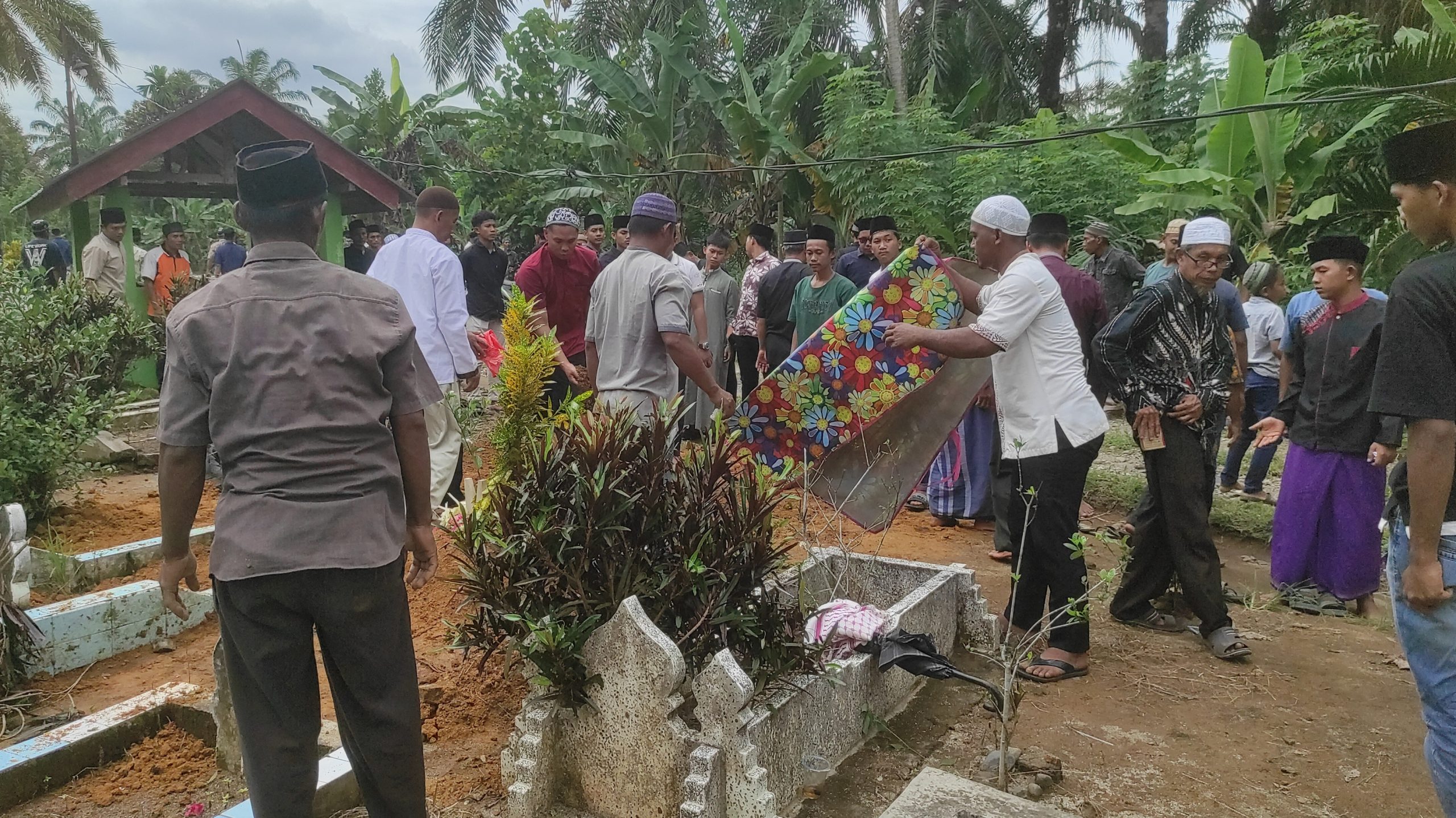 Tradisi Ziarah Kubur Jelang Puasa Ramadan Apakah Bid’ah? Mari Fahami Hukumnya