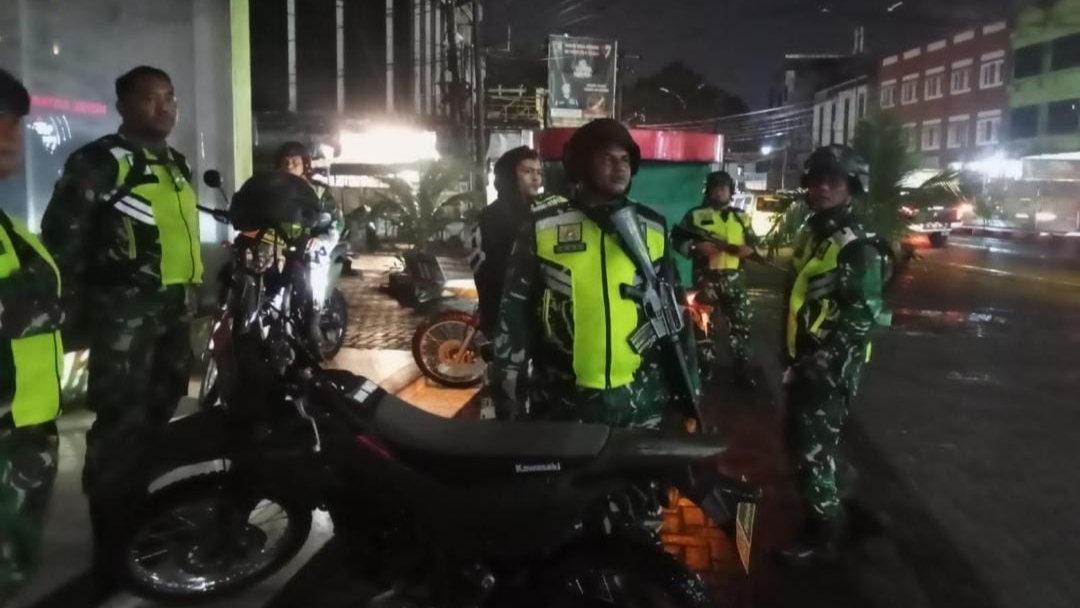Personel Koramil 0201-16/TM Sikat Kejahatan Jalanan di Medan
